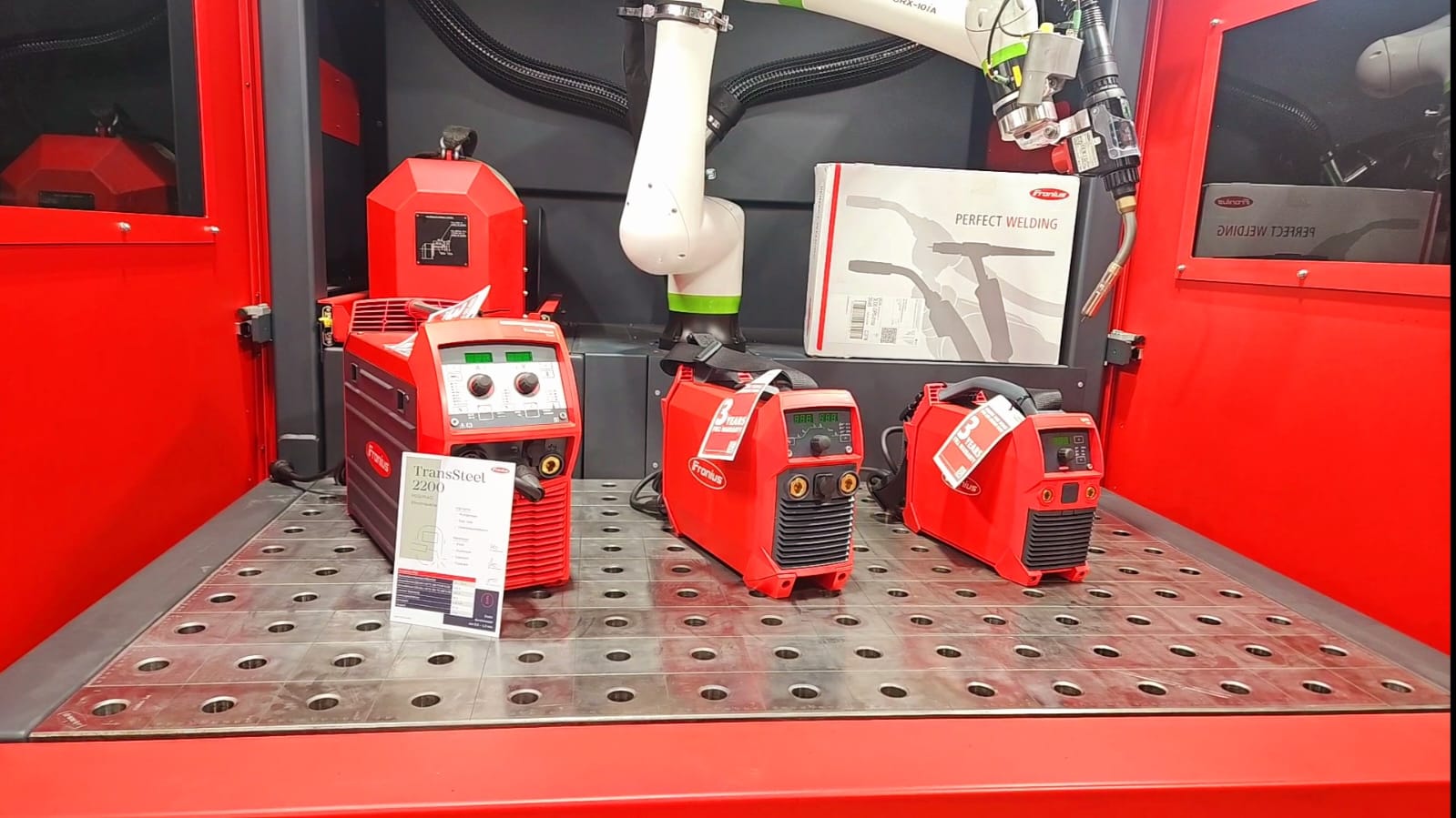 Schweissgeräte in Zelle